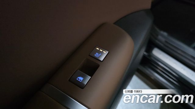 Hyundai Grandeur (GN7) 2,5 Gasoline 2WD Exclusive 2023 — фото 20