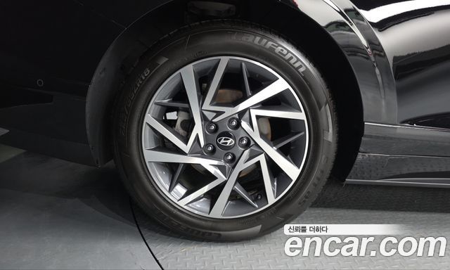 Hyundai Grandeur (GN7) 2,5 Gasoline 2WD Exclusive 2023 — фото 21