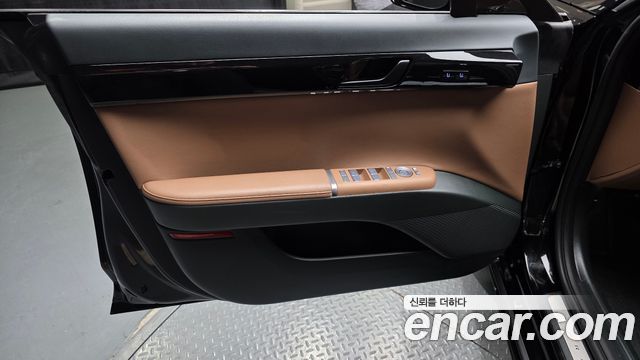 Hyundai Grandeur (GN7) 2,5 Gasoline 2WD Exclusive 2023 — фото 24