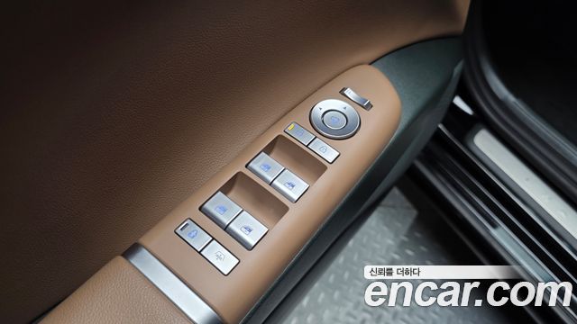 Hyundai Grandeur (GN7) 2,5 Gasoline 2WD Exclusive 2023 — фото 28