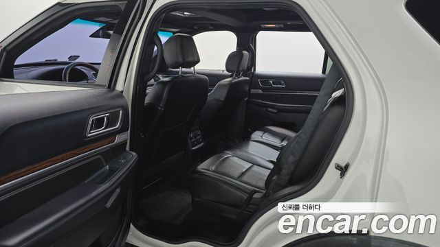 Ford Explorer 2.3 Limited 4WD 5th 2016 — фото 12