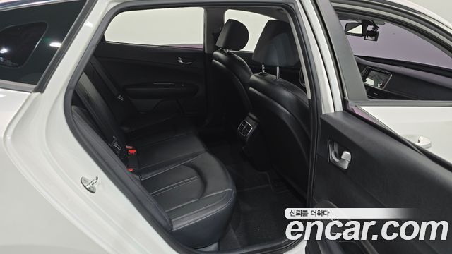 Kia K5 (II) 1.7 Diesel MX Prestige 2018 — фото 11