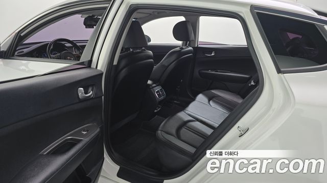 Kia K5 (II) 1.7 Diesel MX Prestige 2018 — фото 12
