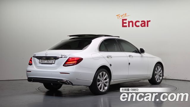 Mercedes-Benz E-Class (W213) E300 4MATIC Exclusive 2017 — фото 2