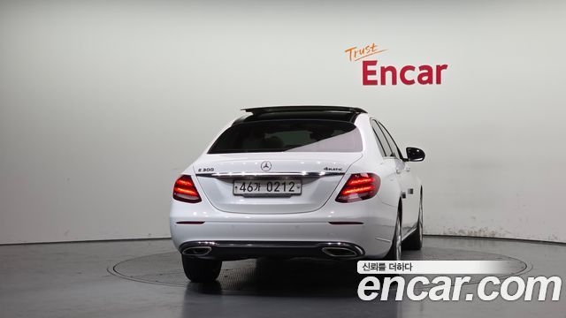 Mercedes-Benz E-Class (W213) E300 4MATIC Exclusive 2017 — фото 4