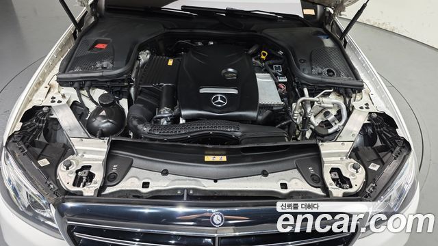 Mercedes-Benz E-Class (W213) E300 4MATIC Exclusive 2017 — фото 6