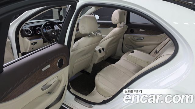 Mercedes-Benz E-Class (W213) E300 4MATIC Exclusive 2017 — фото 11
