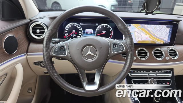 Mercedes-Benz E-Class (W213) E300 4MATIC Exclusive 2017 — фото 12