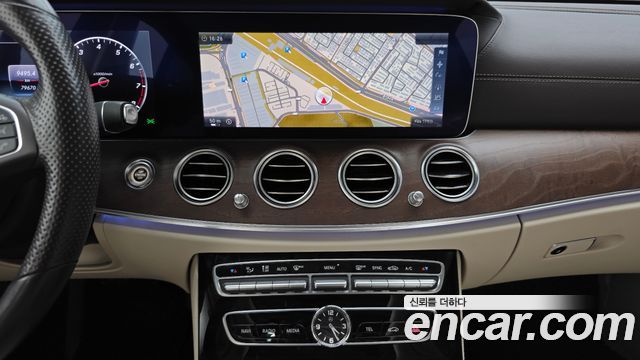 Mercedes-Benz E-Class (W213) E300 4MATIC Exclusive 2017 — фото 18