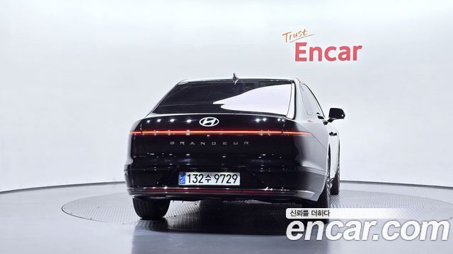 Hyundai Grandeur (GN7) 2,5 Gasoline 2WD Calligraphy 2023 — фото 4