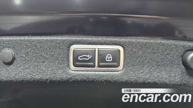 Hyundai Grandeur (GN7) 2,5 Gasoline 2WD Calligraphy 2023 — фото 16