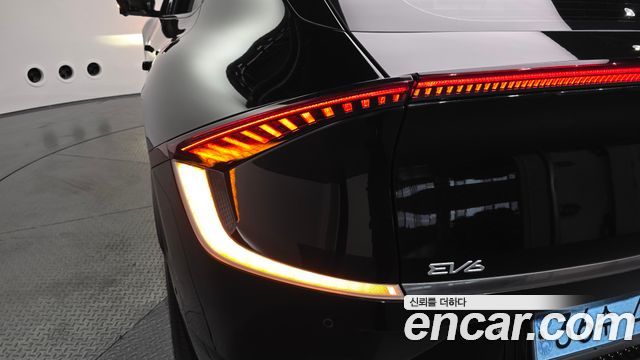 Kia EV6 Long Range Earth 2023 — фото 23