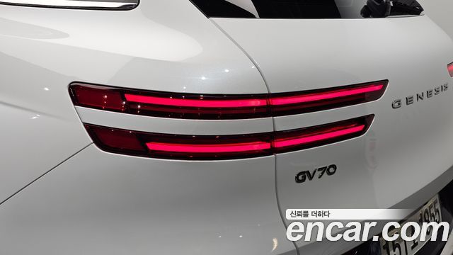 Genesis GV70 2.5T Gasoline 2WD 2025 — фото 23