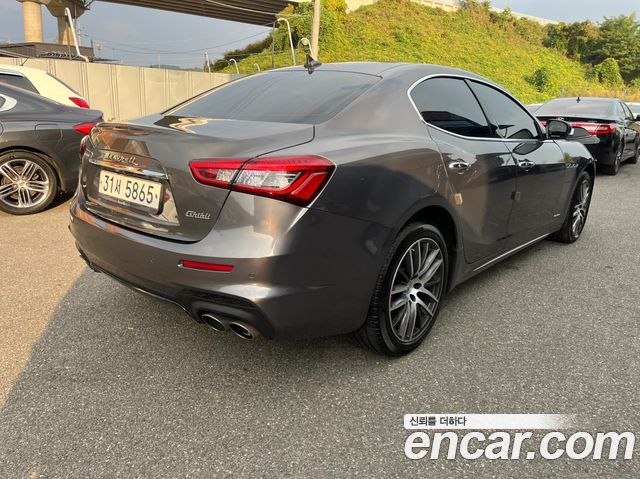 Maserati Ghibli 3.0 GranSport 3rd 2018 — фото 2