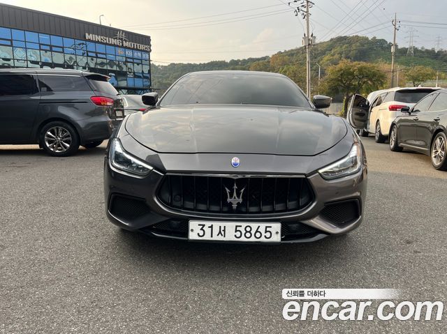 Maserati Ghibli 3.0 GranSport 3rd 2018 — фото 3