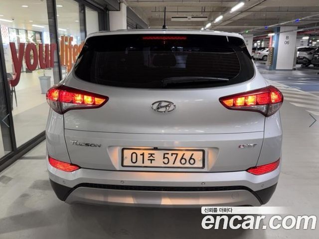 Hyundai Tucson Diesel 2.0 2WD Style 2017 — фото 5