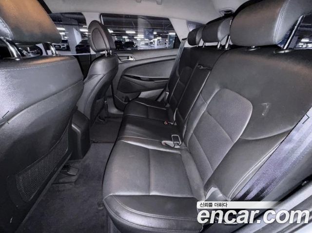 Hyundai Tucson Diesel 2.0 2WD Style 2017 — фото 8