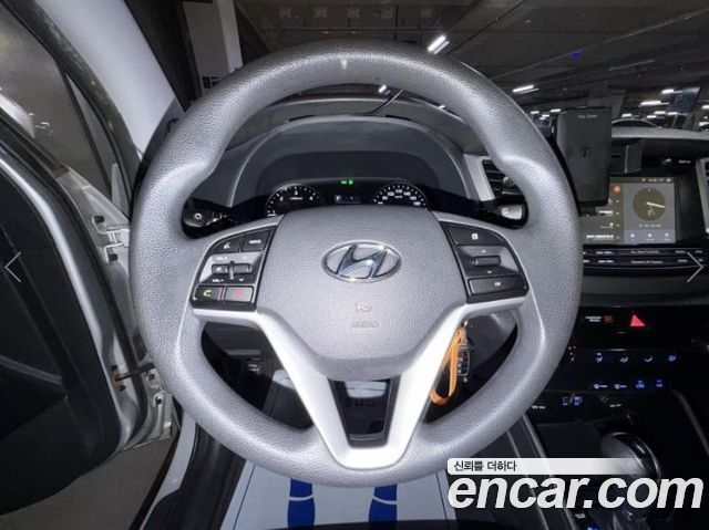 Hyundai Tucson Diesel 2.0 2WD Style 2017 — фото 9