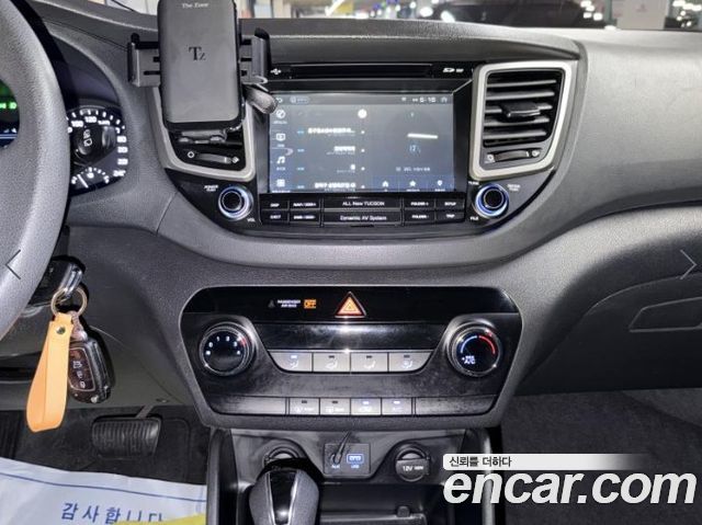Hyundai Tucson Diesel 2.0 2WD Style 2017 — фото 15