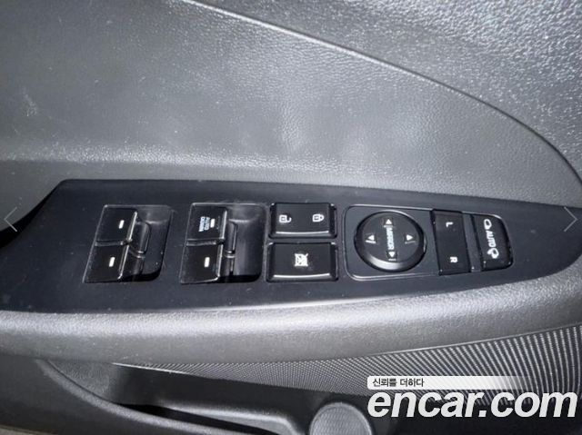 Hyundai Tucson Diesel 2.0 2WD Style 2017 — фото 19