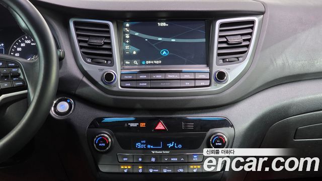 Hyundai Tucson Gasoline 1.6 turbo 2WD Modern 2017 — фото 16