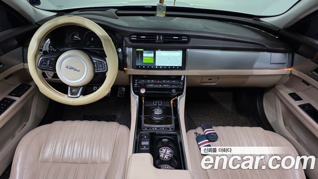 Jaguar XF (X260) 20d Portfolio AWD 2017 — фото 7