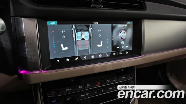 Jaguar XF (X260) 20d Portfolio AWD 2017 — фото 20