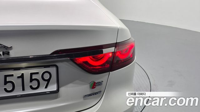 Jaguar XF (X260) 20d Portfolio AWD 2017 — фото 29