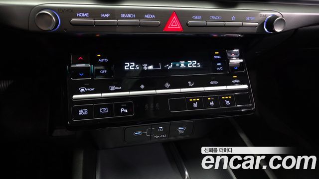 Hyundai Grandeur (GN7) 2,5 Gasoline 2WD Premium 2023 — фото 17