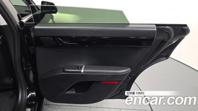 Hyundai Grandeur (GN7) 2,5 Gasoline 2WD Premium 2023 — фото 25