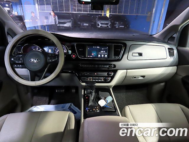 Kia Carnival 9-seater Noblesse 2017 — фото 5