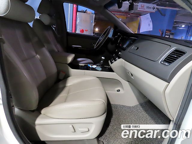 Kia Carnival 9-seater Noblesse 2017 — фото 8