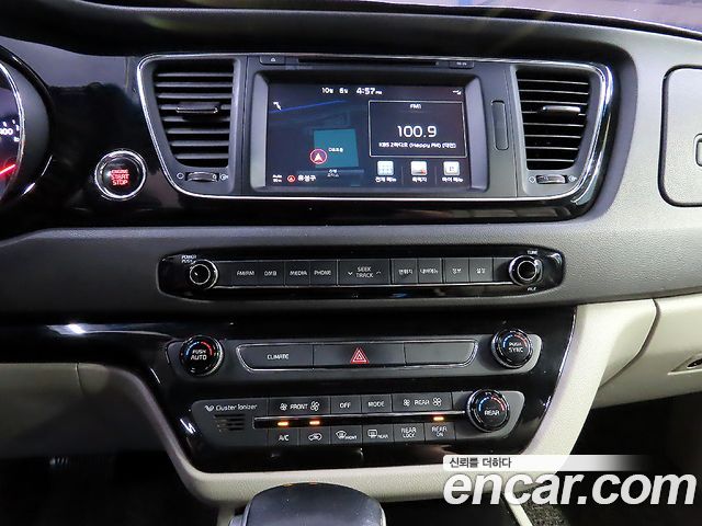 Kia Carnival 9-seater Noblesse 2017 — фото 16