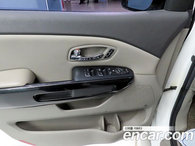 Kia Carnival 9-seater Noblesse 2017 — фото 18