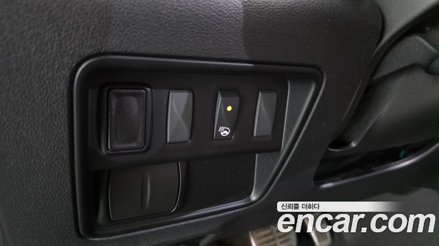 Renault Korea QM6 Diesel 2WD RE Signature 2017 — фото 18