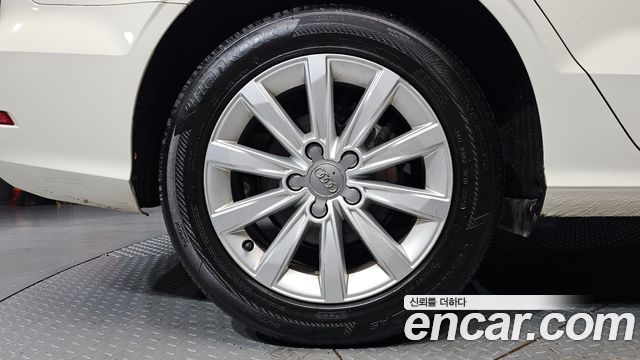 Audi A3 25 TDI Dynamic 8V 2015 — фото 5