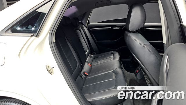 Audi A3 25 TDI Dynamic 8V 2015 — фото 11