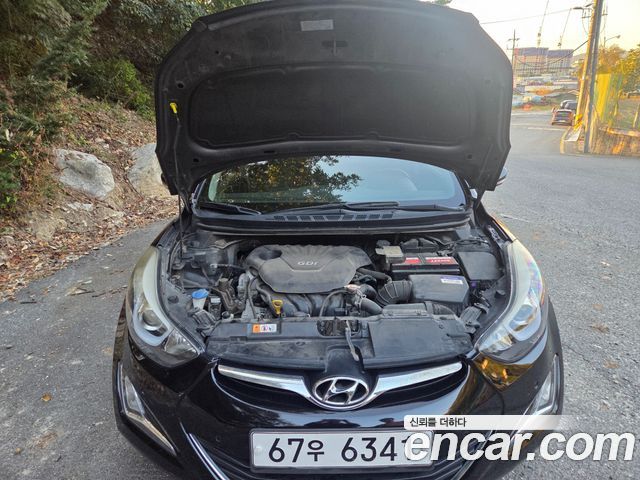 Hyundai Avante 1.6 GDi 10 Million Limited TUIX Edition II 2015 — фото 2