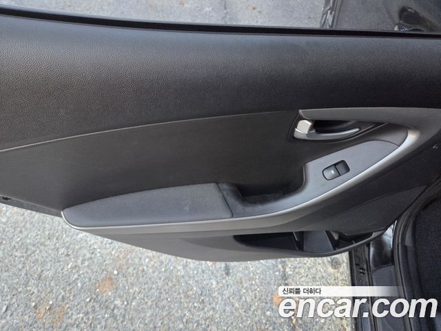Hyundai Avante 1.6 GDi 10 Million Limited TUIX Edition II 2015 — фото 10