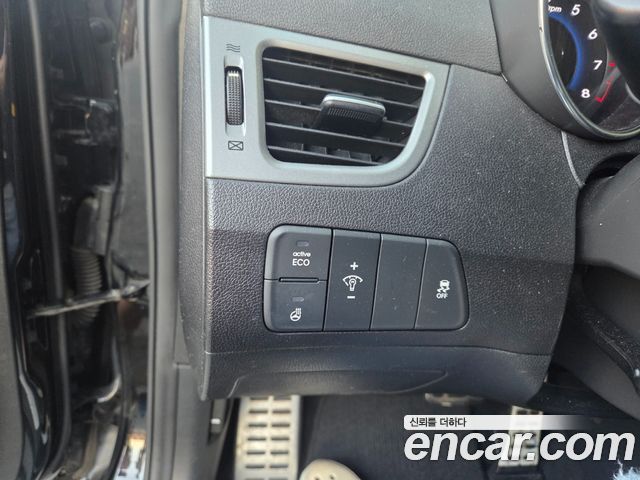 Hyundai Avante 1.6 GDi 10 Million Limited TUIX Edition II 2015 — фото 20