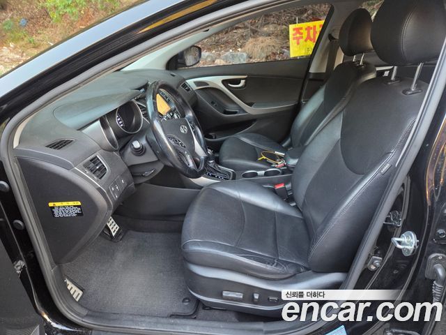 Hyundai Avante 1.6 GDi 10 Million Limited TUIX Edition II 2015 — фото 24