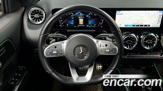 Mercedes-Benz GLA-Class (H247) GLA45 AMG 4MATIC+ 2021 — фото 14
