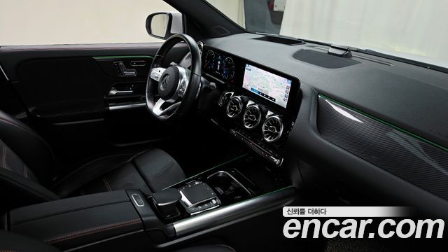 Mercedes-Benz GLA-Class (H247) GLA45 AMG 4MATIC+ 2021 — фото 19
