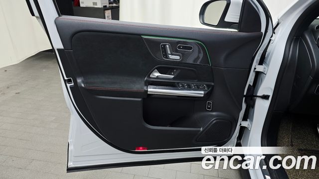 Mercedes-Benz GLA-Class (H247) GLA45 AMG 4MATIC+ 2021 — фото 24