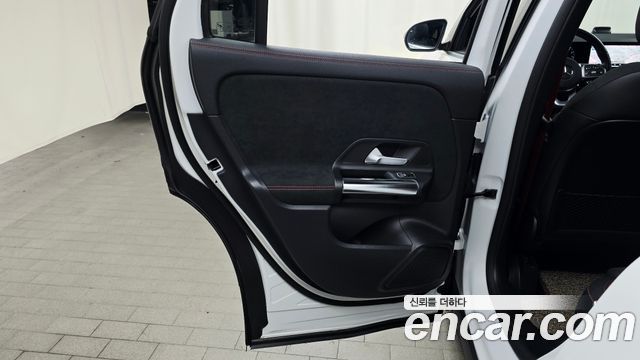Mercedes-Benz GLA-Class (H247) GLA45 AMG 4MATIC+ 2021 — фото 25