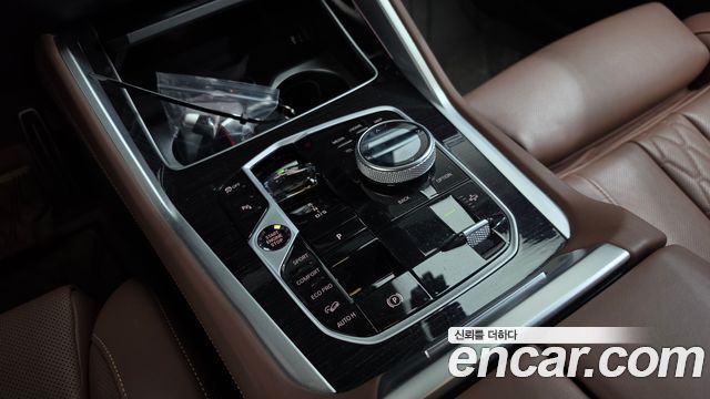BMW X6 (G06) xDrive40i M Sport 2024 — фото 9