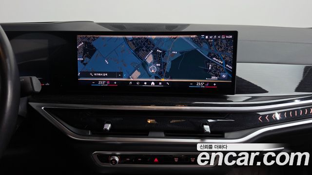 BMW X6 (G06) xDrive40i M Sport 2024 — фото 14