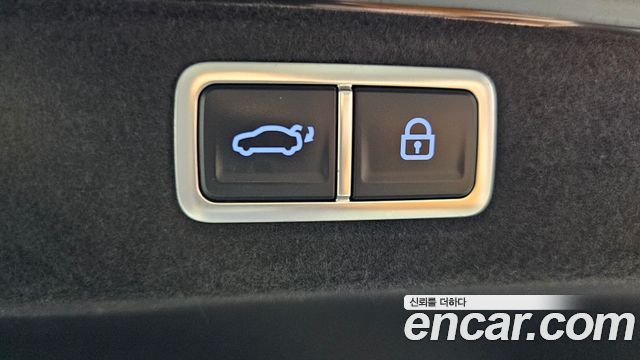 Hyundai Grandeur (GN7) 2,5 Gasoline 2WD Exclusive 2023 — фото 16