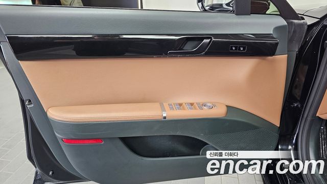 Hyundai Grandeur (GN7) 2,5 Gasoline 2WD Exclusive 2023 — фото 24