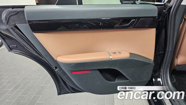 Hyundai Grandeur (GN7) 2,5 Gasoline 2WD Exclusive 2023 — фото 25